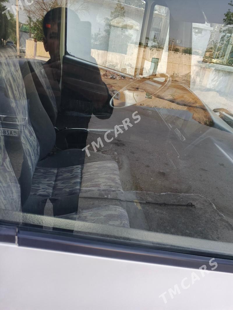 Nissan ARIYA 2001 - 220 000 TMT - Balkanabat - img 4