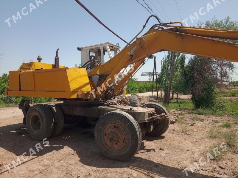 Caterpillar Excavator 1993 - 90 000 TMT - Dänew - img 2