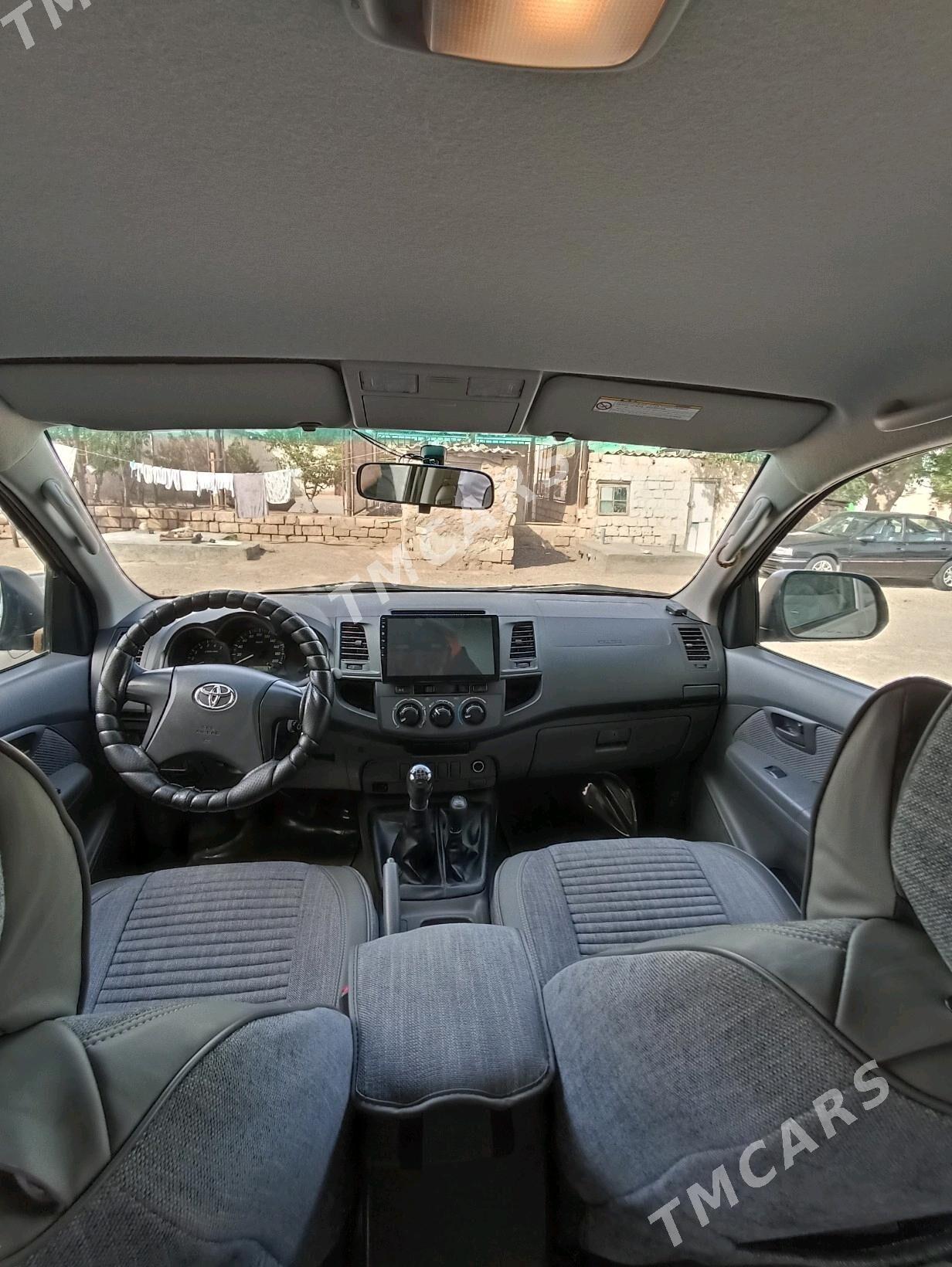 Toyota Hilux 2014 - 390 000 TMT - Туркменбаши - img 7