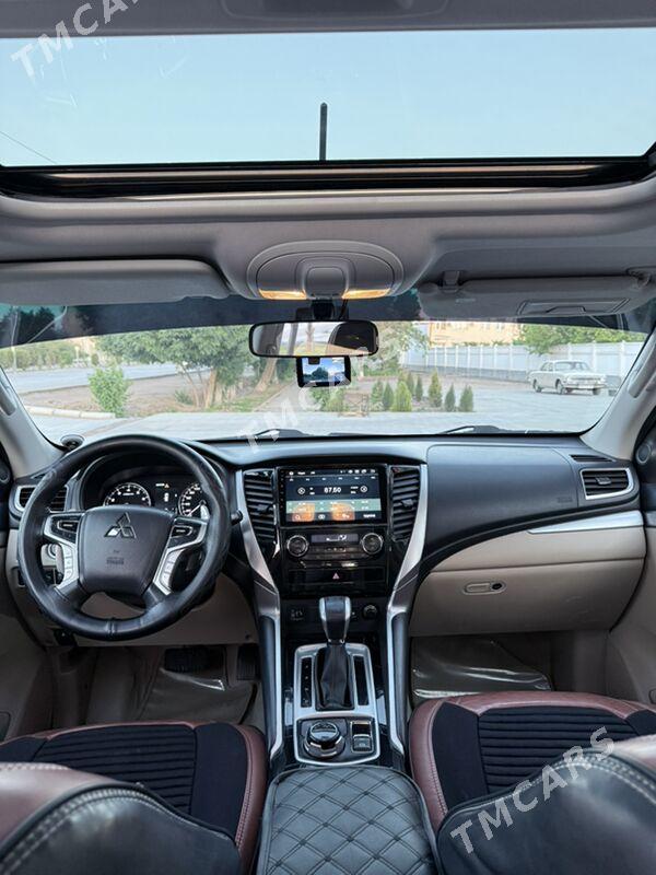 Mitsubishi Montero Sport 2019 - 400 000 TMT - Дашогуз - img 4
