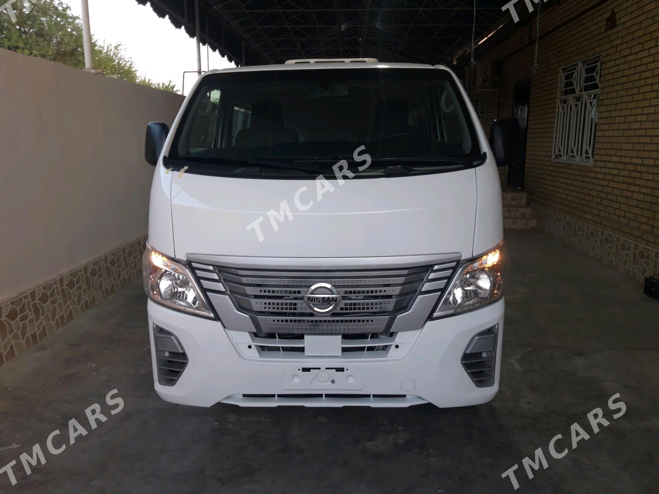 Nissan Urvan 2022 - 320 000 TMT - Mary - img 2