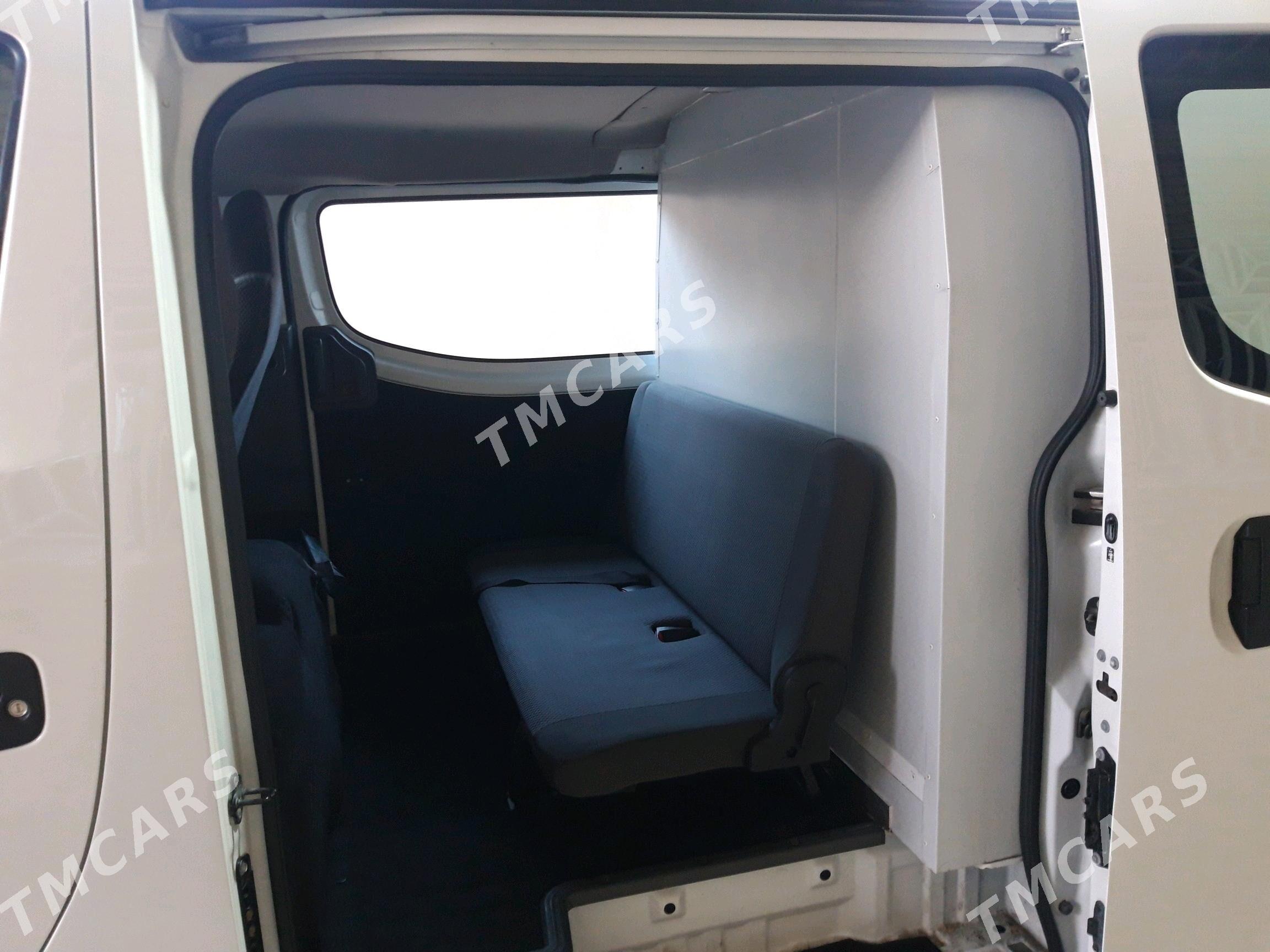 Nissan Urvan 2022 - 320 000 TMT - Mary - img 6