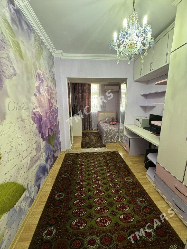 Şewçenko 4/3 etaj 3 kom 86m2 - Ашхабад - img 4
