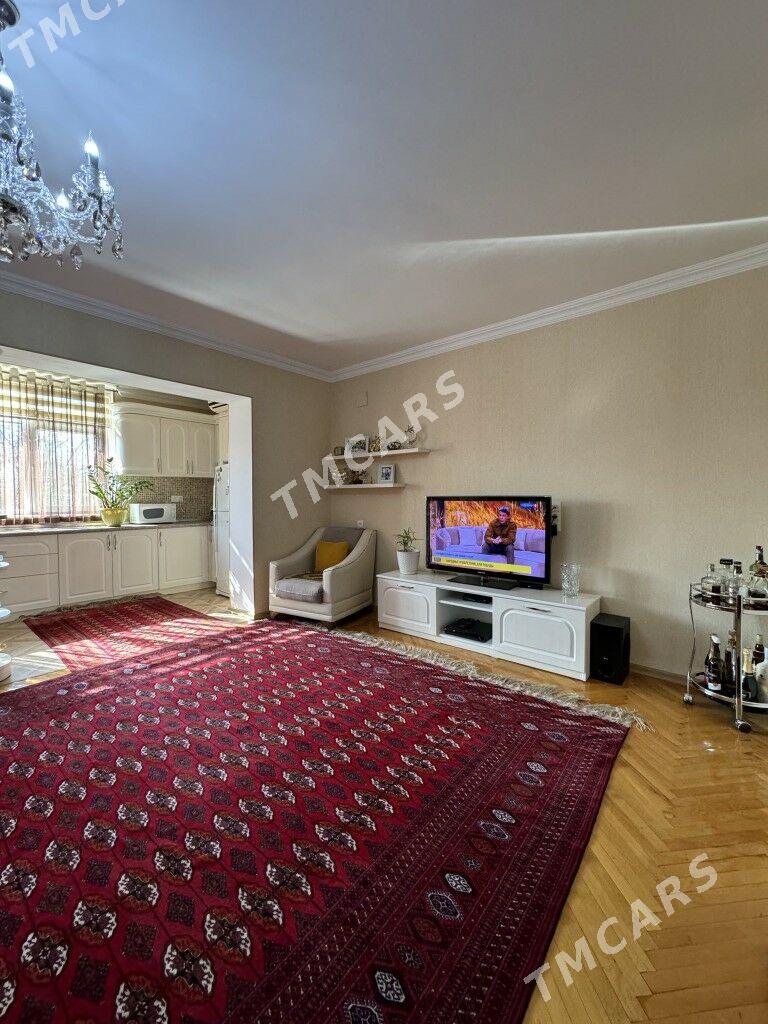 Şewçenko 4/3 etaj 3 kom 86m2 - Ашхабад - img 2