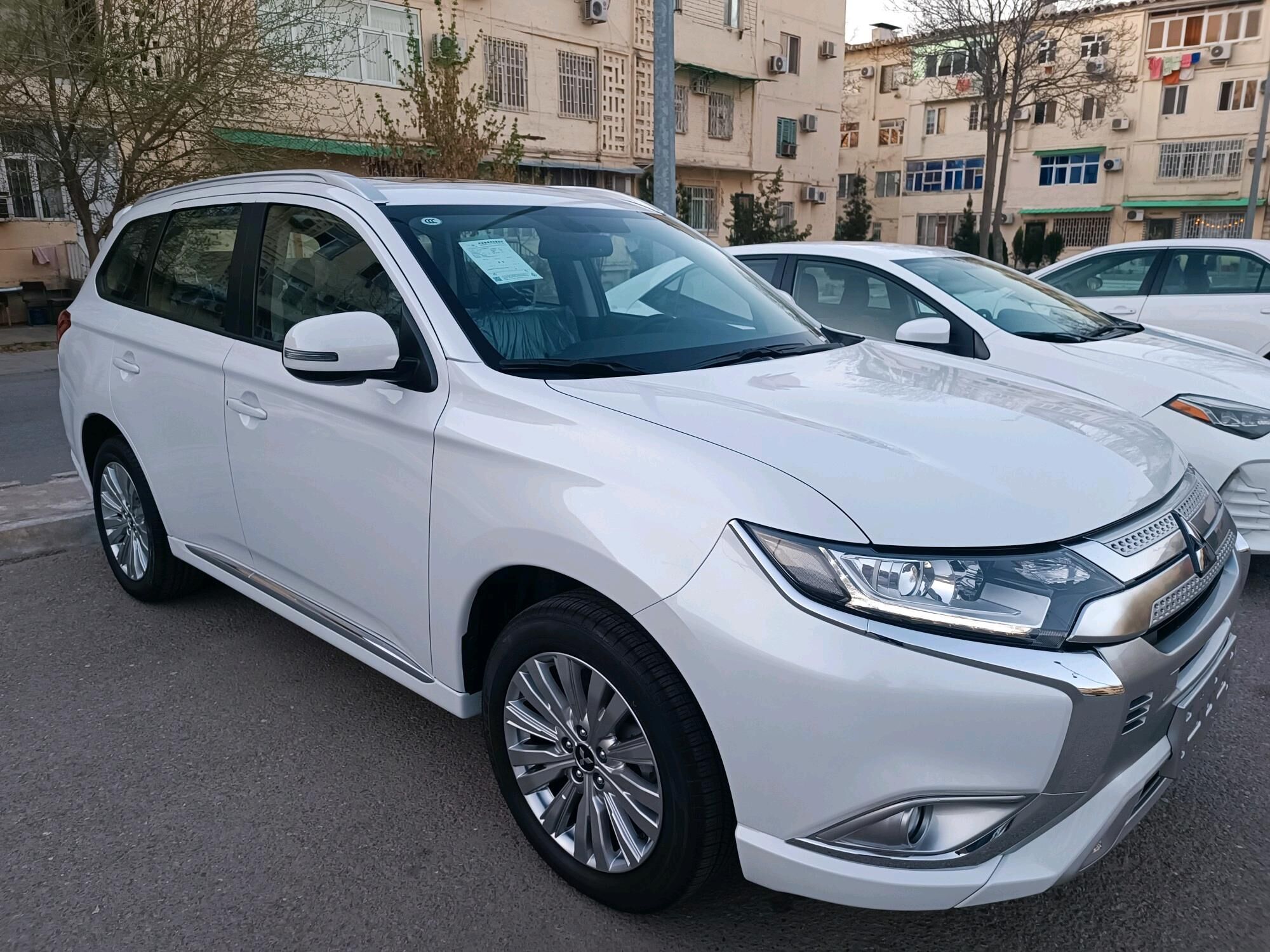 Mitsubishi Outlander 2022 - 315 000 TMT - Aşgabat - img 9