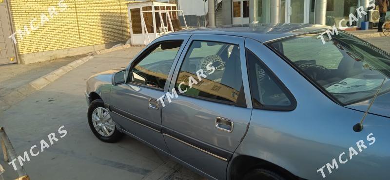 Opel Vectra 1991 - 30 000 TMT - Mary - img 3