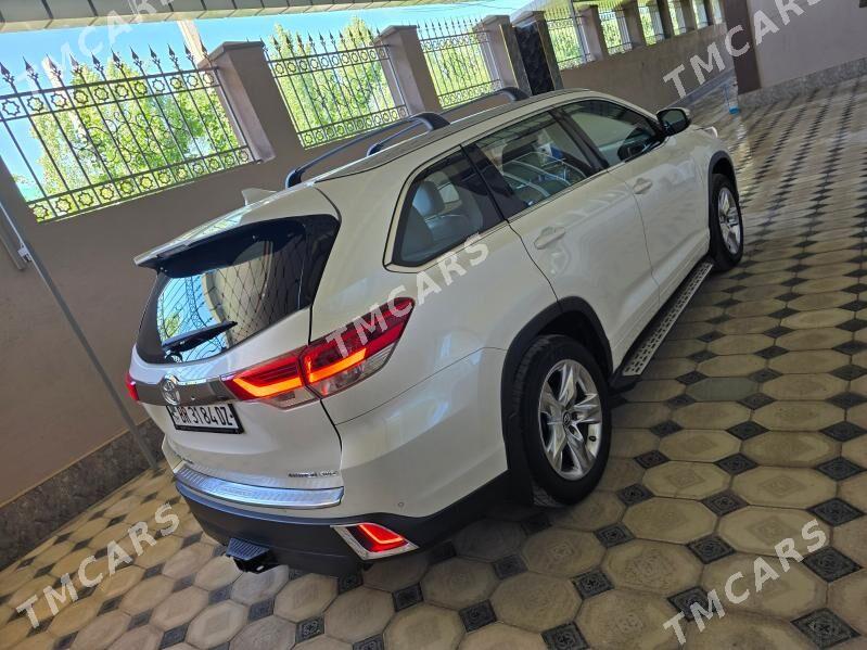 Toyota Highlander 2018 - 420 000 TMT - Gubadag - img 2