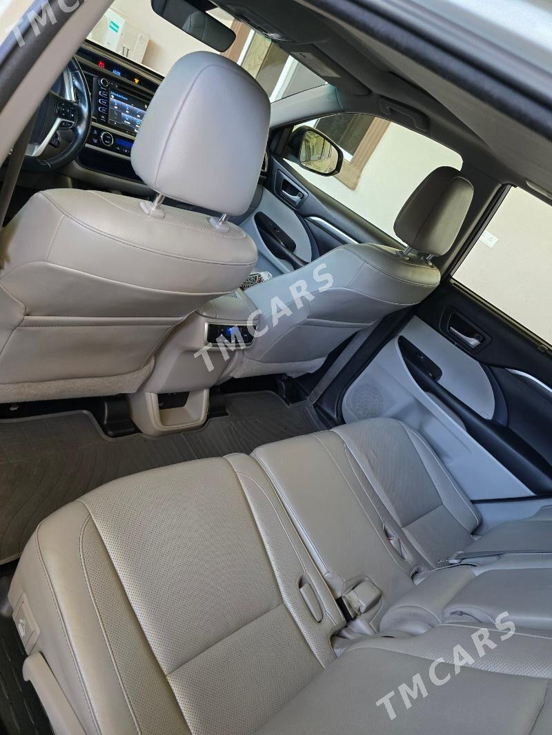Toyota Highlander 2018 - 420 000 TMT - Gubadag - img 5