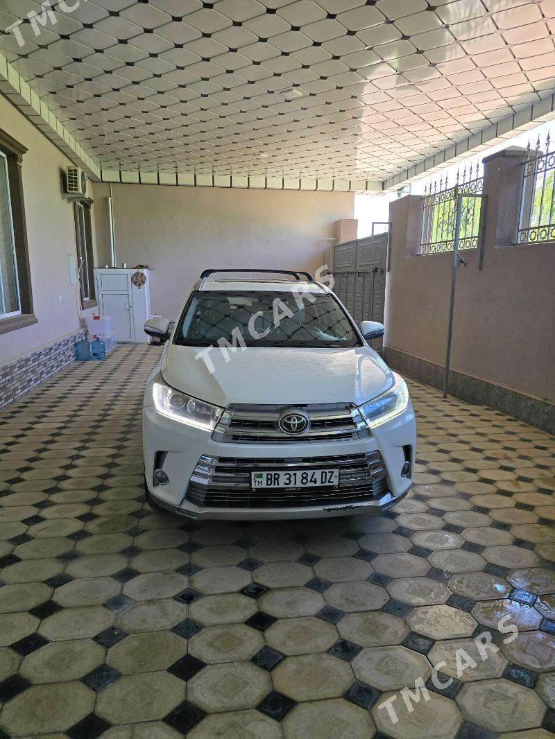 Toyota Highlander 2018 - 420 000 TMT - Gubadag - img 4