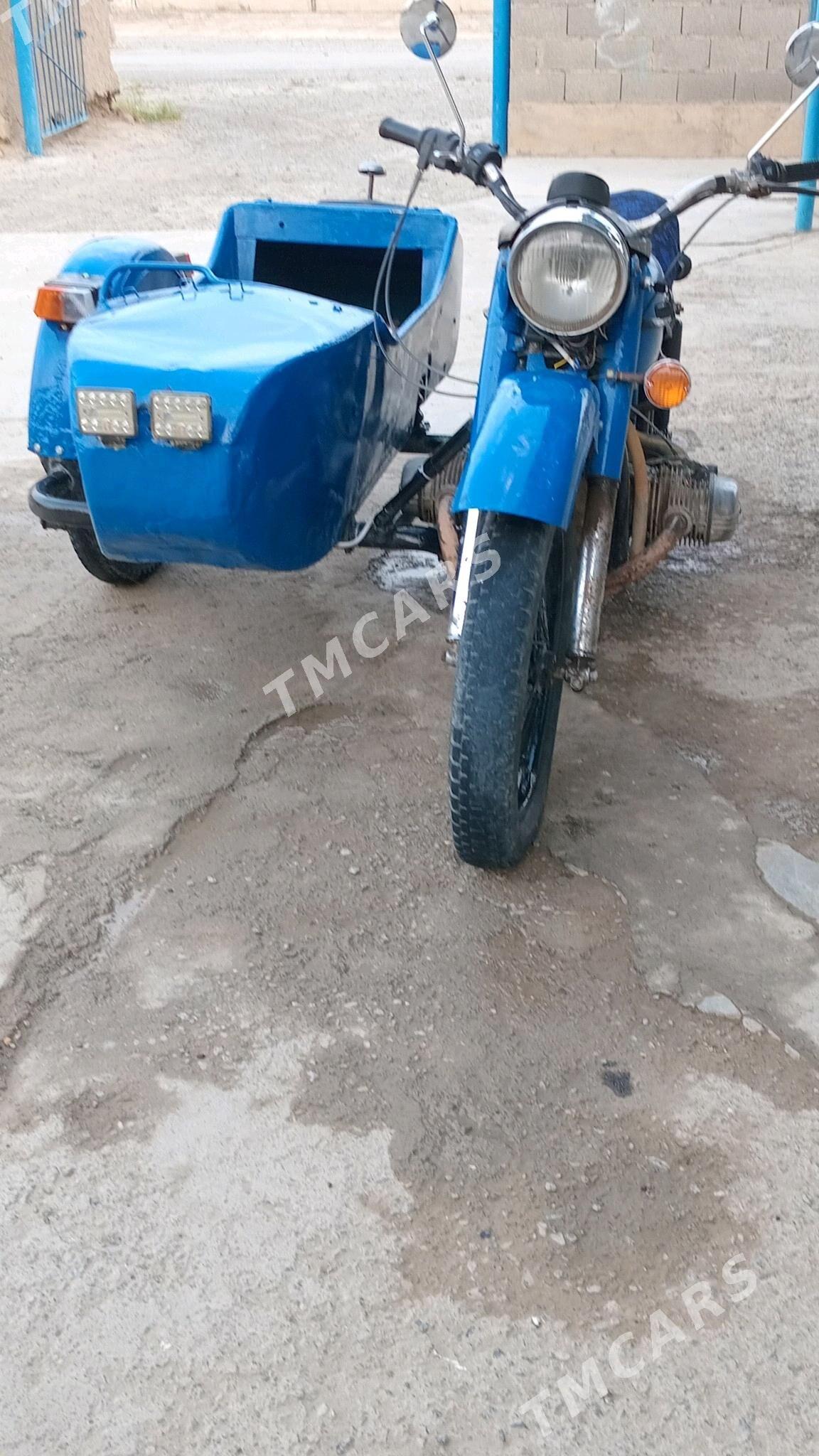 Ural 4320 1991 - 7 000 TMT - Bäherden - img 3