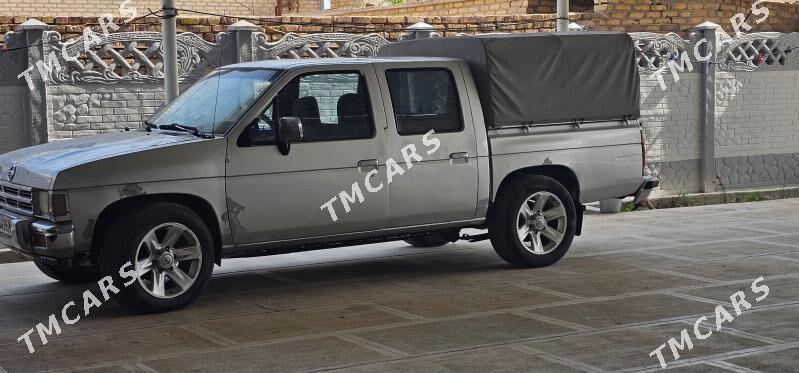 Nissan Navara 1993 - 60 000 TMT - Mary - img 1