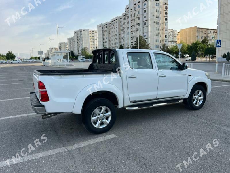 Toyota Hilux 2013 - 320 000 TMT - Aşgabat - img 5