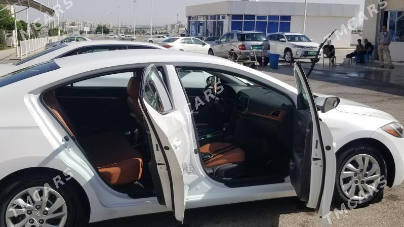 Hyundai Elantra 2017 - 185 000 TMT - Арчабиль шаёлы - img 2