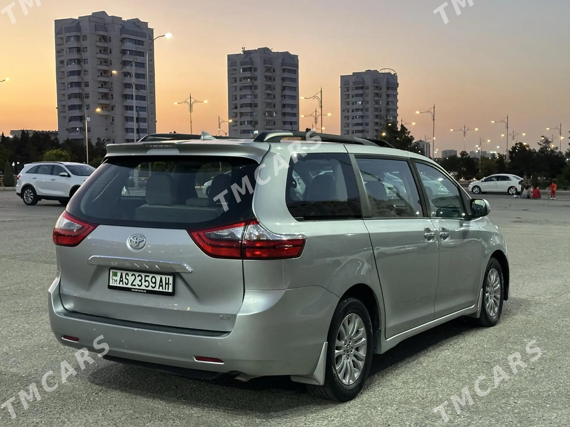 Toyota Sienna 2019 - 370 000 TMT - Aşgabat - img 5