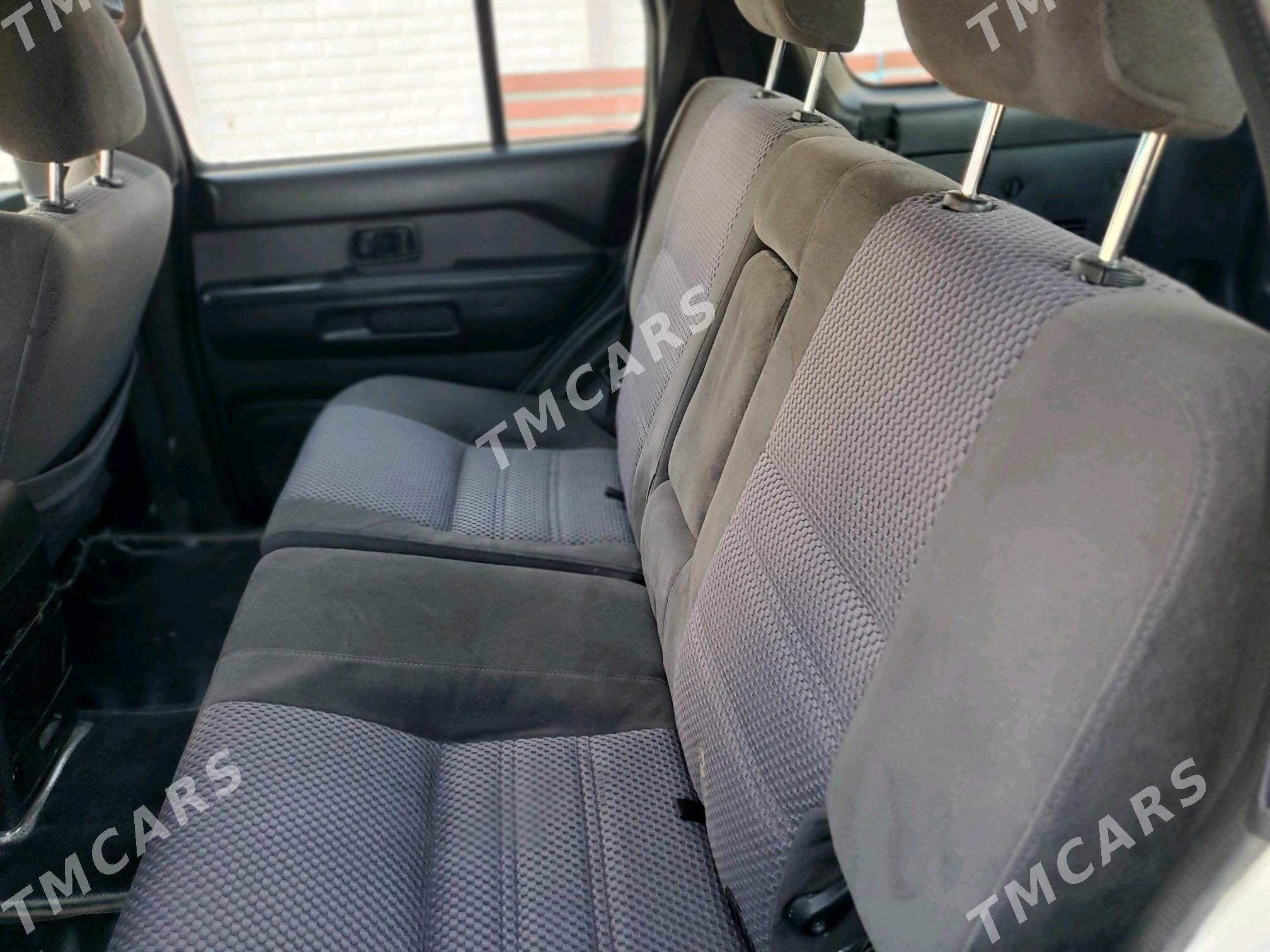 Nissan Pathfinder 2004 - 130 000 TMT - Байрамали - img 4