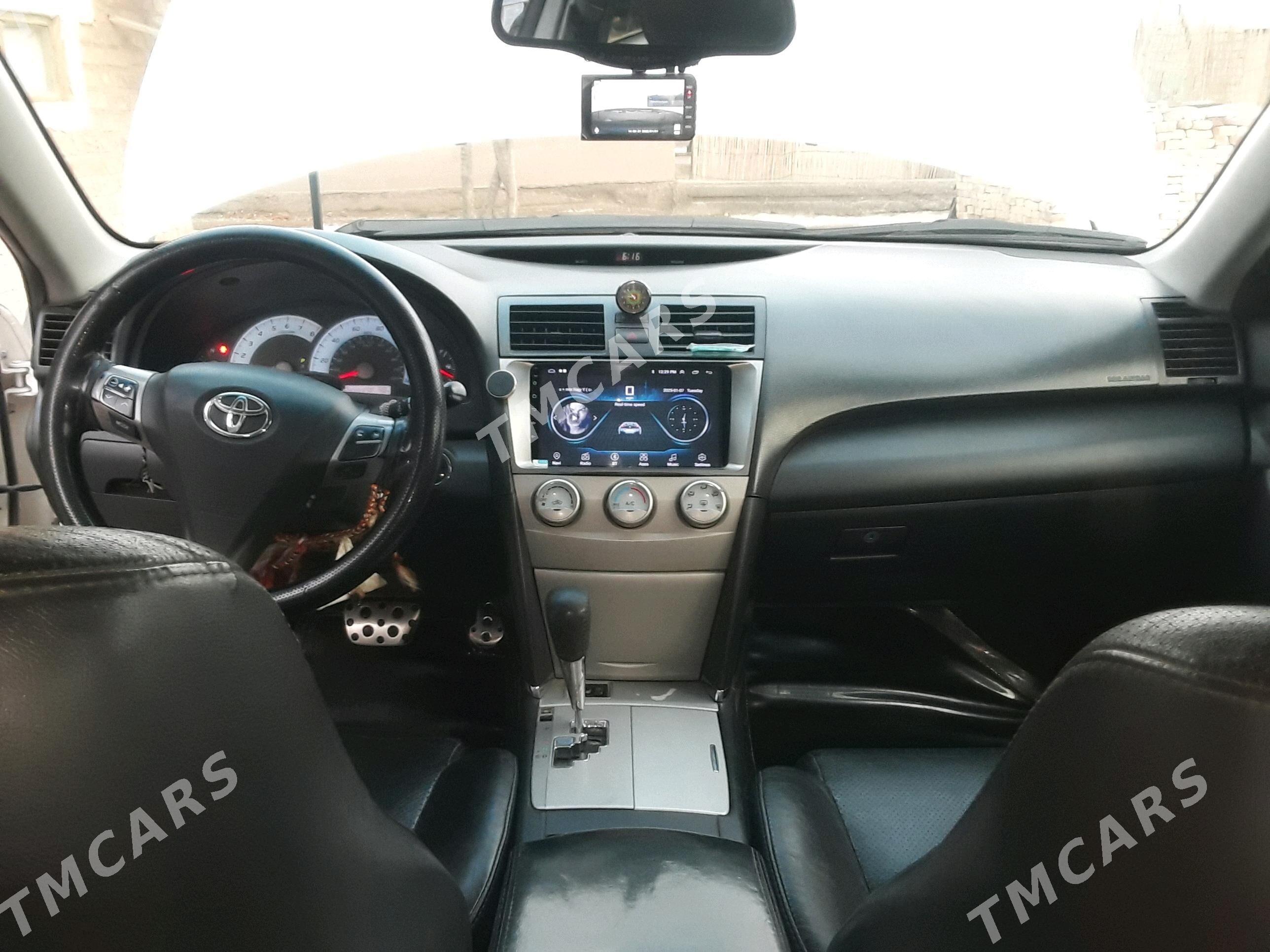 Toyota Camry 2010 - 186 000 TMT - Теджен - img 4