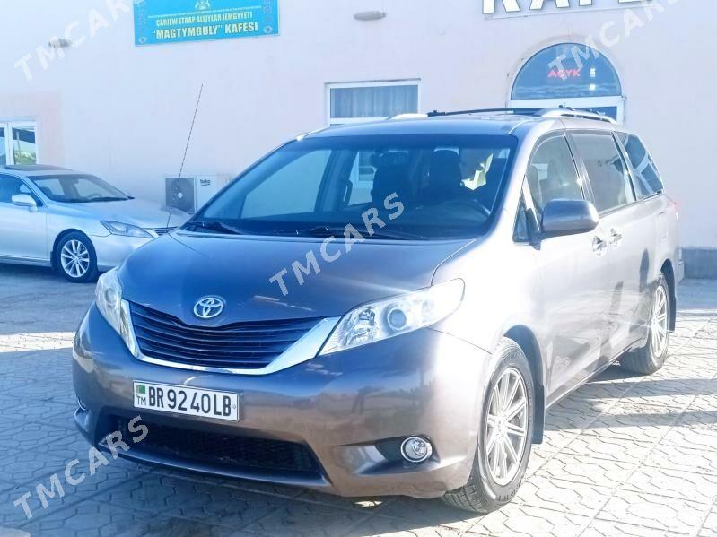 Toyota Sienna 2012 - 259 000 TMT - Türkmenabat - img 4