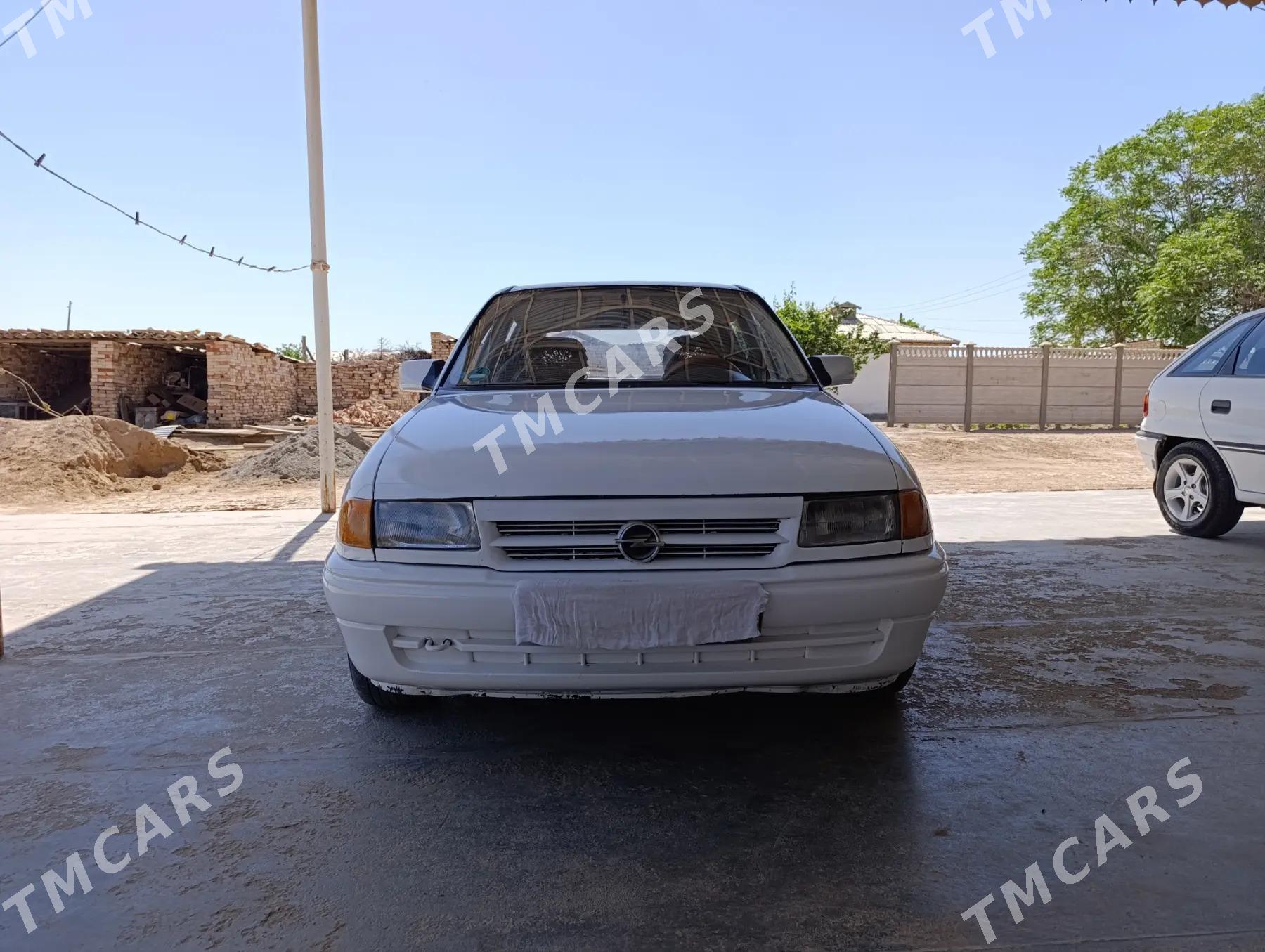 Opel Astra 1992 - 30 000 TMT - Mary - img 4