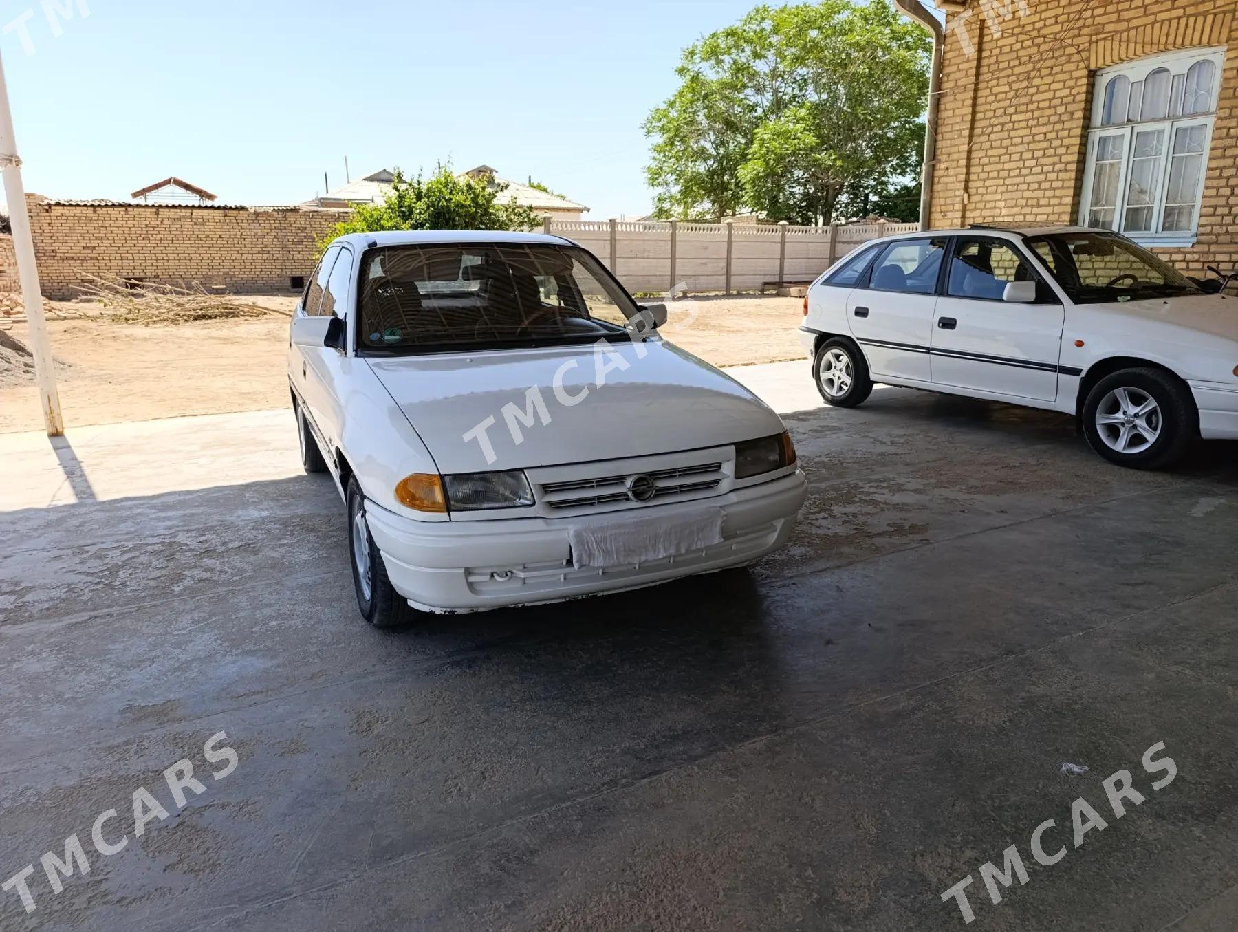 Opel Astra 1992 - 30 000 TMT - Mary - img 3