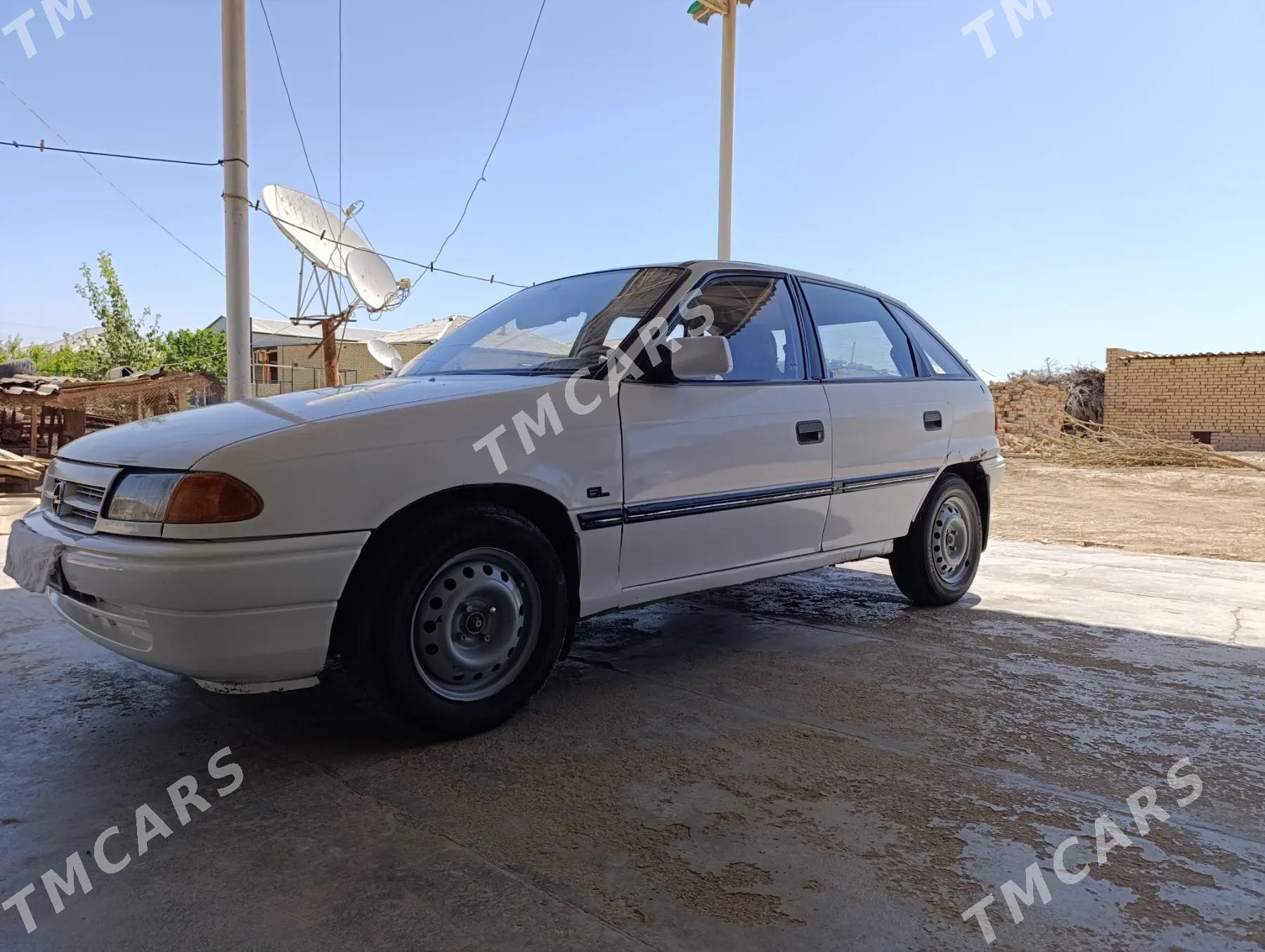 Opel Astra 1992 - 30 000 TMT - Mary - img 6