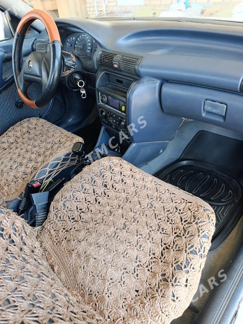 Opel Astra 1992 - 30 000 TMT - Mary - img 7