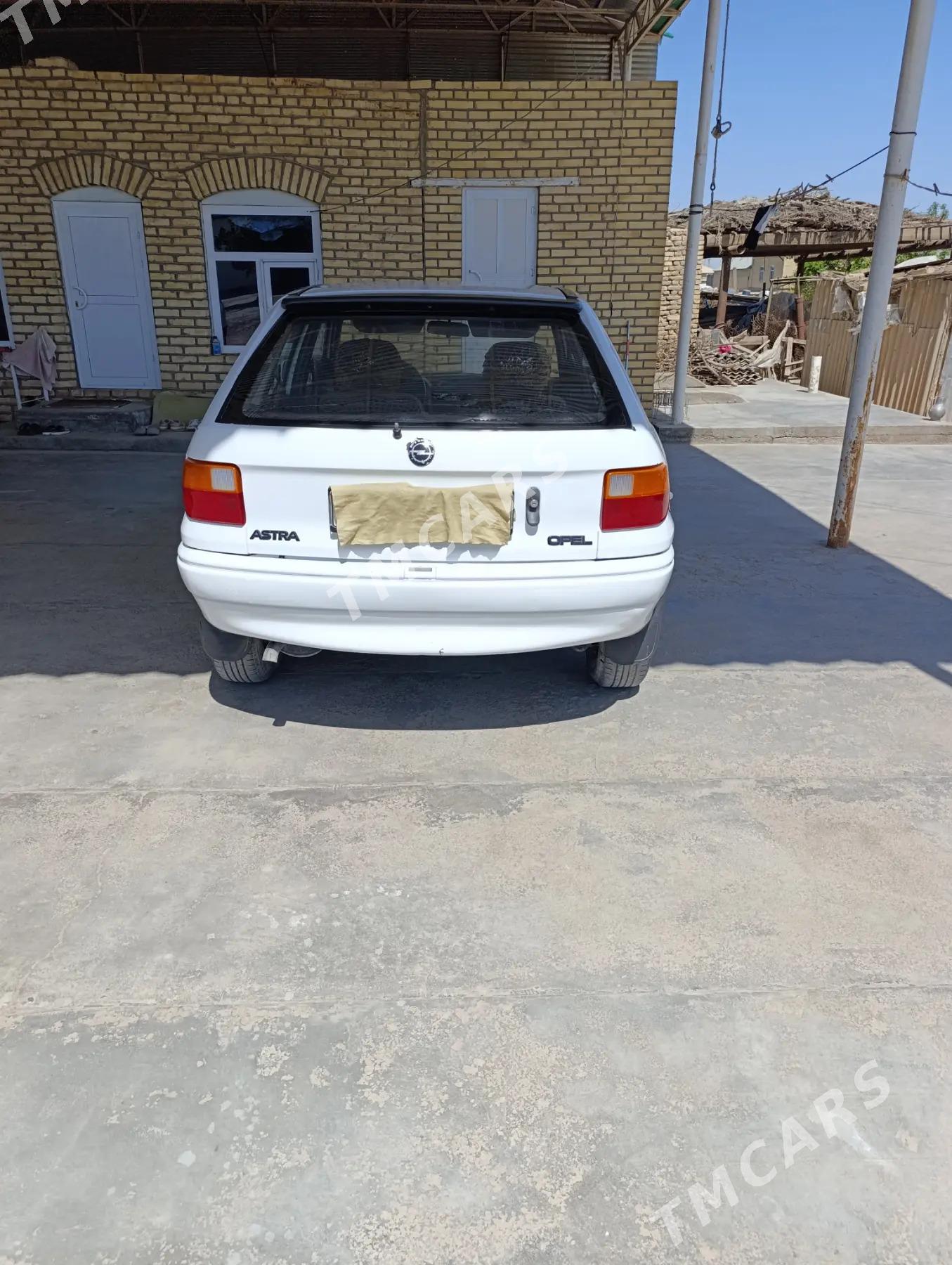 Opel Astra 1992 - 30 000 TMT - Mary - img 5