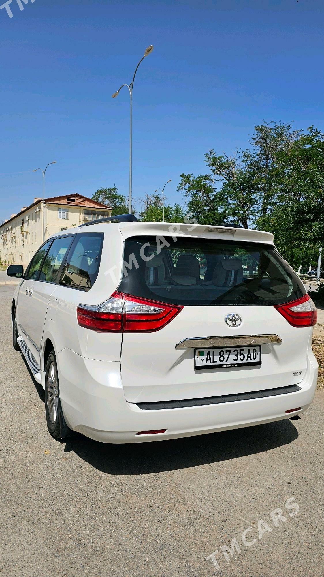 Toyota Sienna 2016 - 335 000 TMT - Aşgabat - img 2