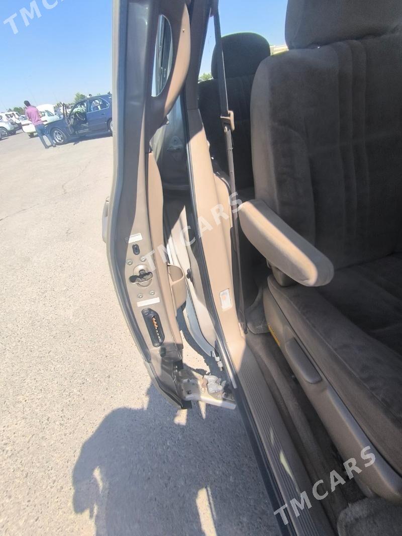 Toyota Sienna 2002 - 160 000 TMT - Türkmenabat - img 6