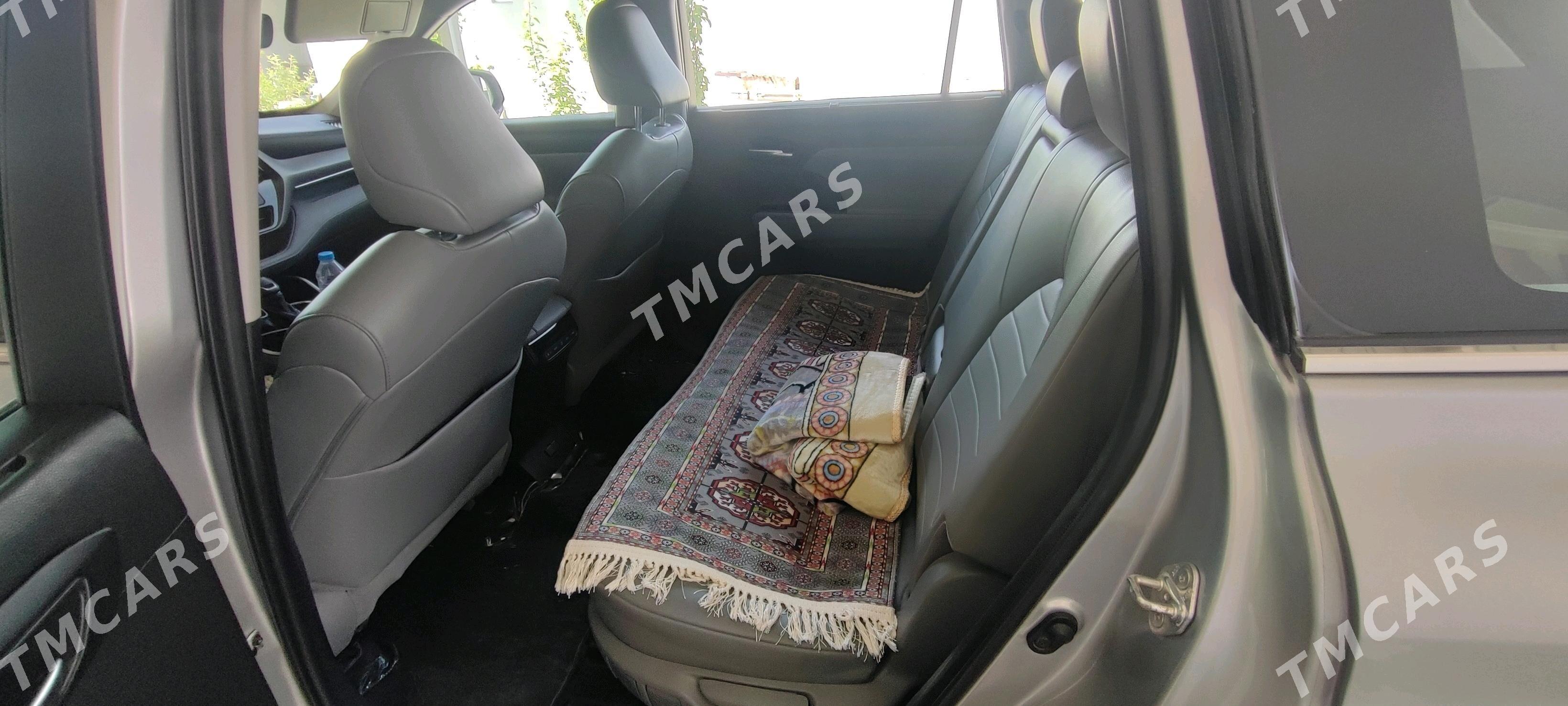 Toyota Highlander 2022 - 560 000 TMT - Анев - img 8