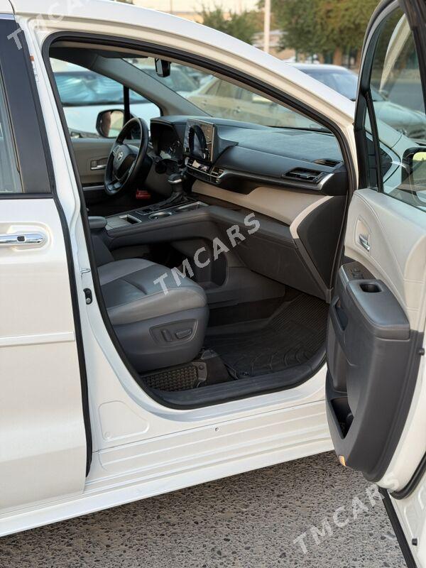 Toyota Sienna 2021 - 560 000 TMT - Мары - img 9