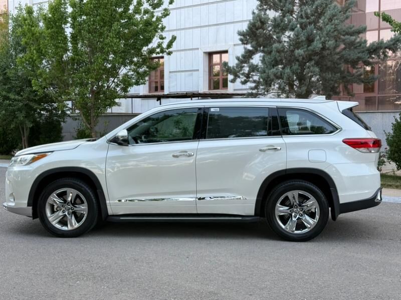 Toyota Highlander 2018 - 430 000 TMT - Aşgabat - img 3
