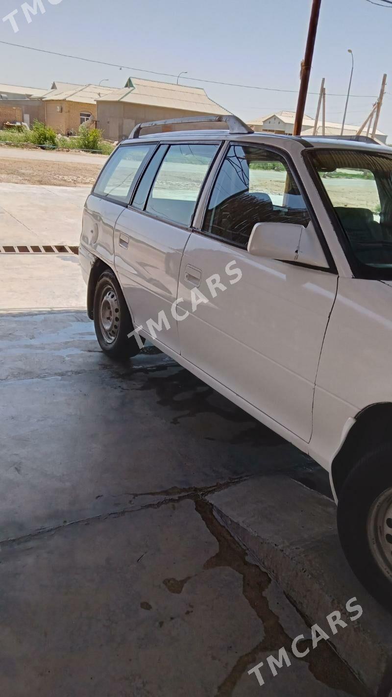 Opel Astra 1992 - 30 000 TMT - Mary - img 6