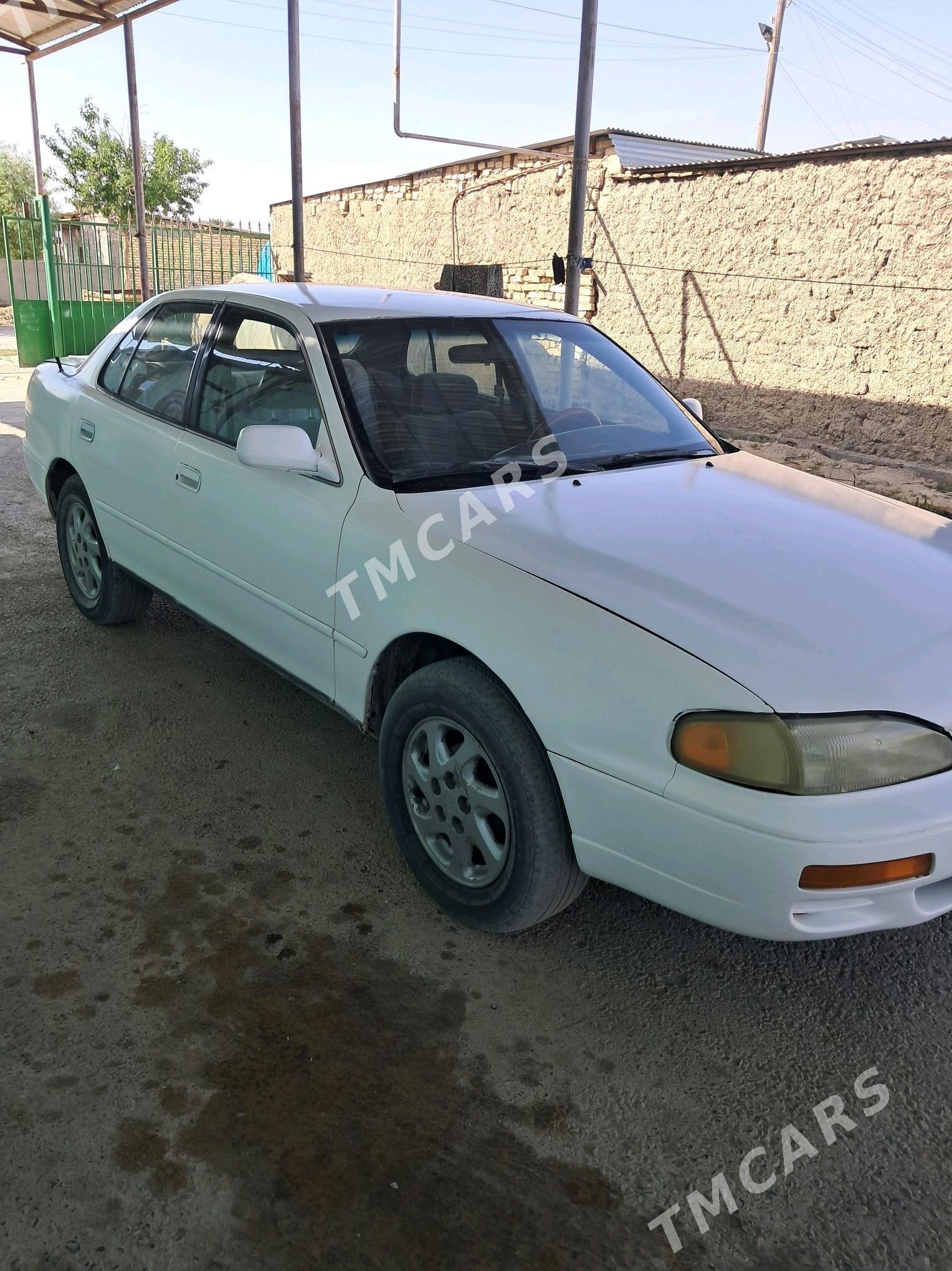 Toyota Camry 1995 - 75 000 TMT - Ýaşlyk - img 3