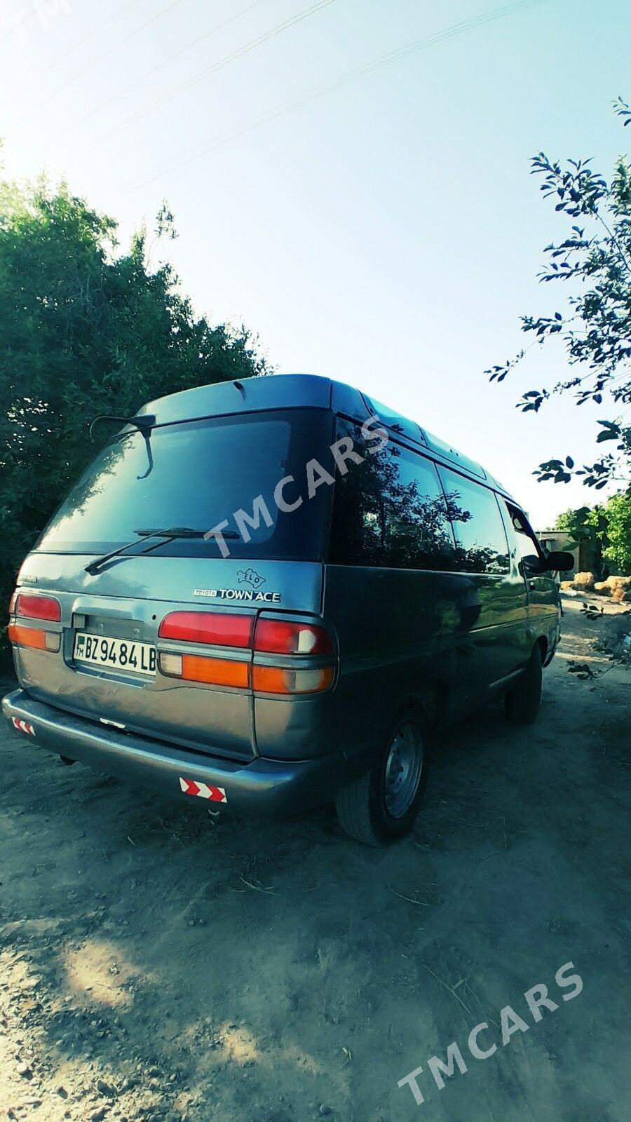 Toyota Town Ace 1993 - 30 000 TMT - Сакар - img 2