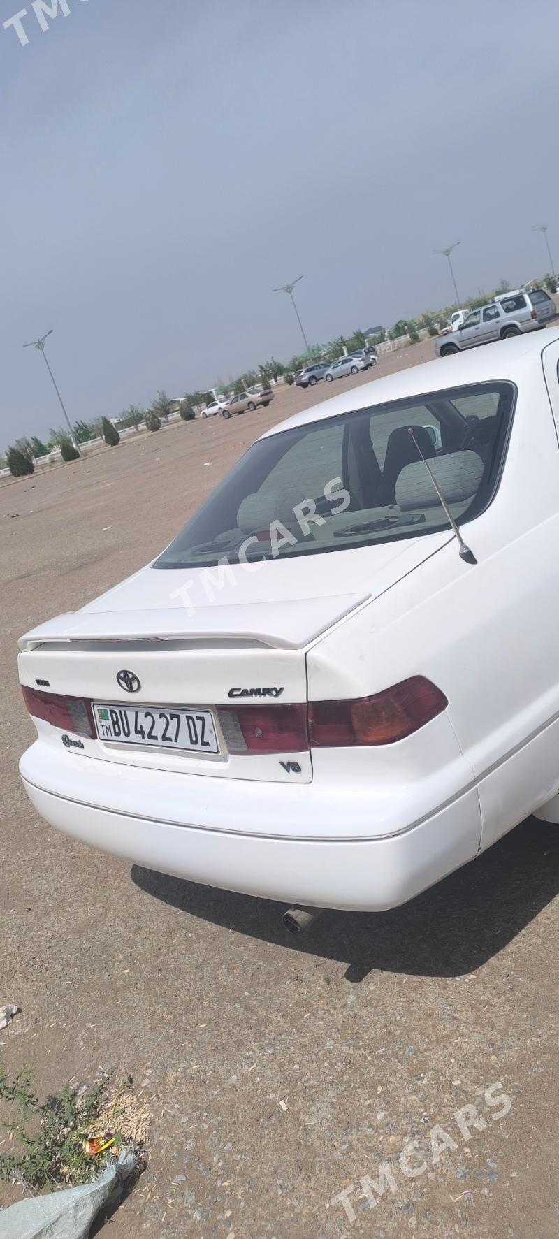 Toyota Camry 1999 - 125 000 TMT - Дашогуз - img 2