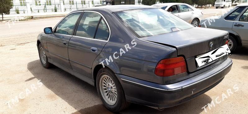 BMW 528 2000 - 100 000 TMT - Мары - img 4