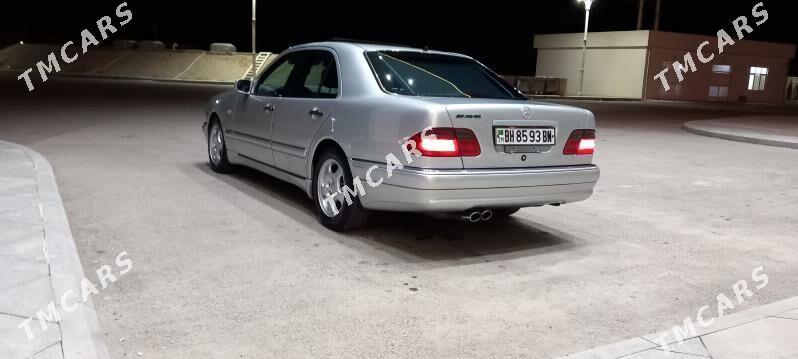 Mercedes-Benz E320 1999 - 105 000 TMT - Balkanabat - img 3