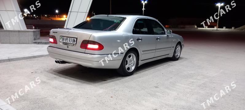 Mercedes-Benz E320 1999 - 105 000 TMT - Balkanabat - img 4