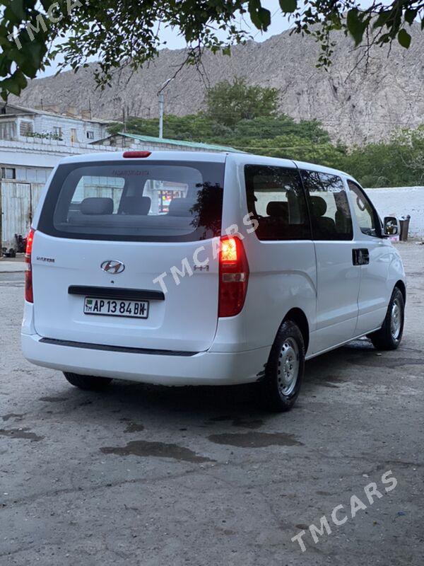Hyundai H-1 2008 - 235 000 TMT - Туркменбаши - img 9