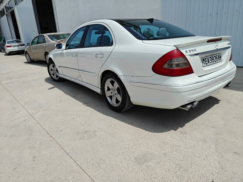 Mercedes-Benz E300 2005 - 120 000 TMT - Bäherden - img 2