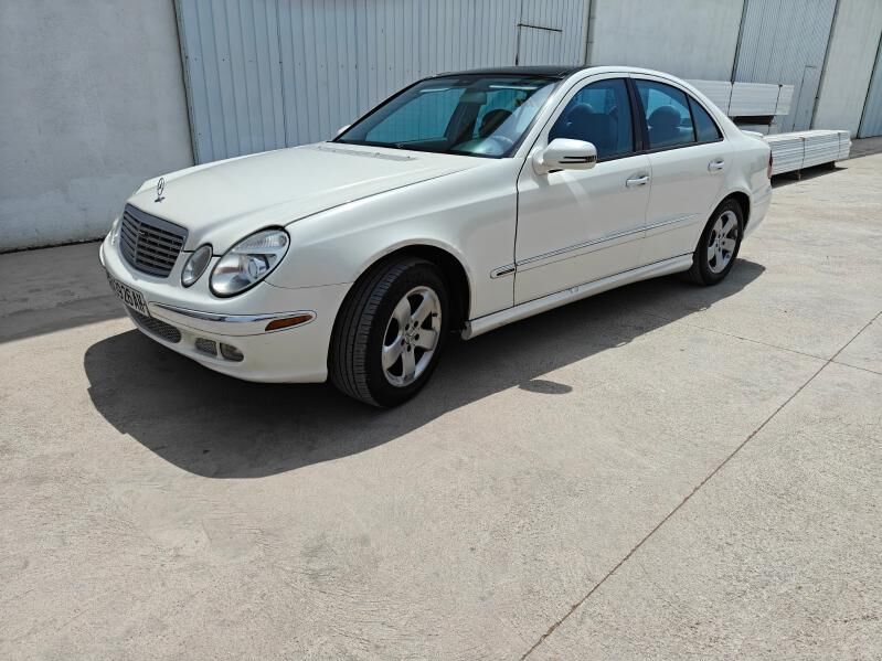Mercedes-Benz E300 2005 - 120 000 TMT - Bäherden - img 1