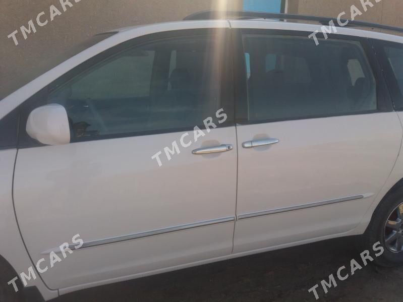 Toyota Sienna 2004 - 180 000 TMT - етр. Туркменбаши - img 4