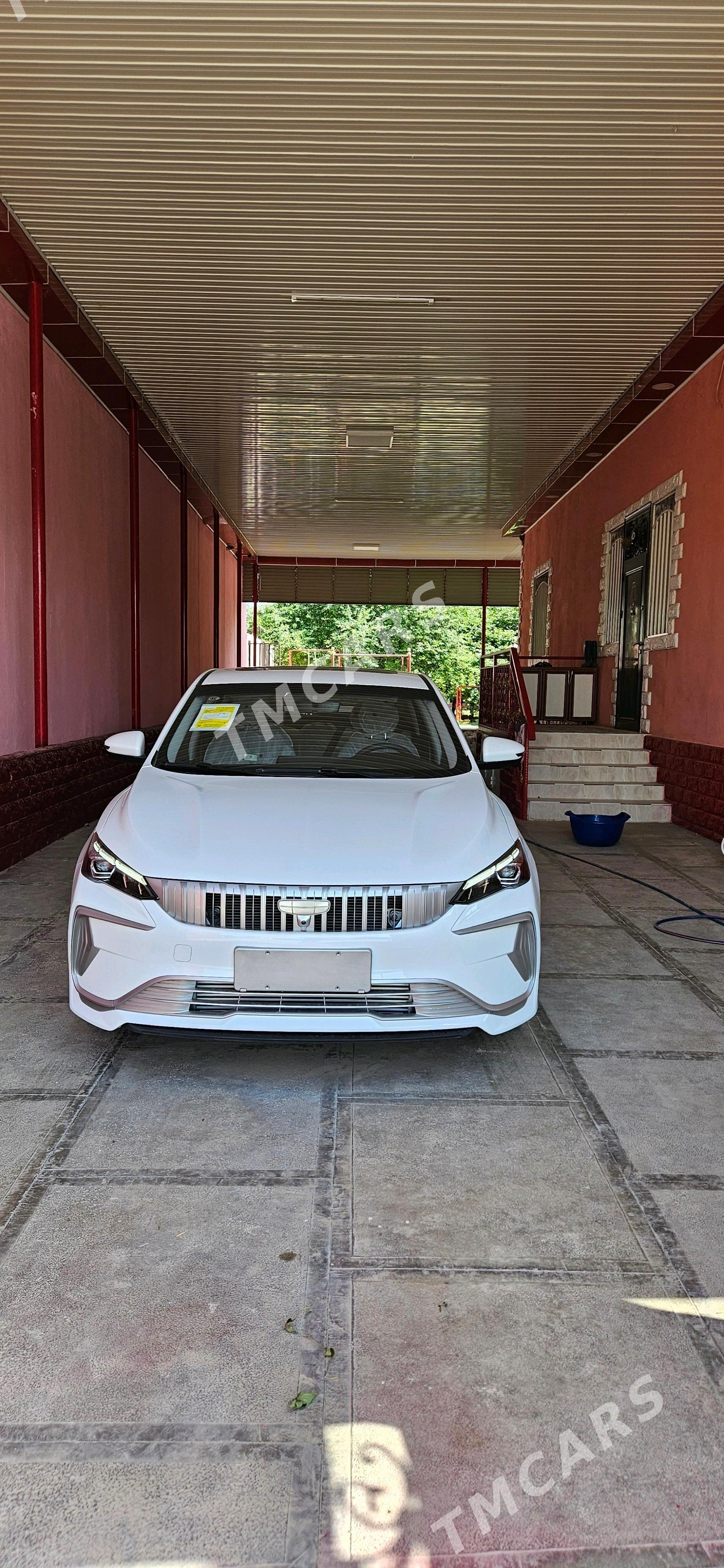 Geely Emgrand 2025 - 380 000 TMT - Багир - img 3