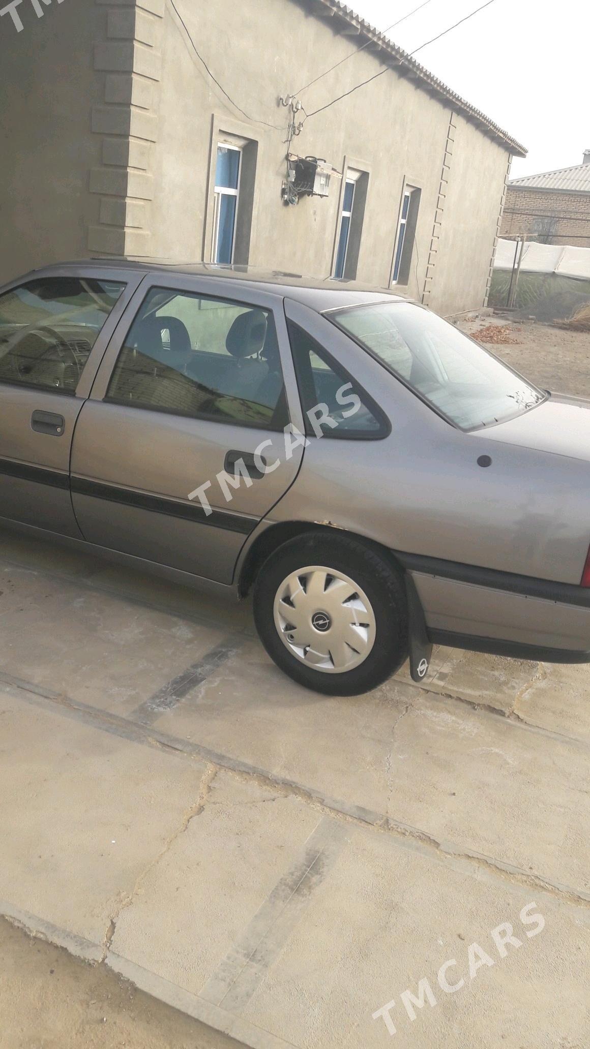 Opel Vectra 1990 - 35 000 TMT - Mary - img 1