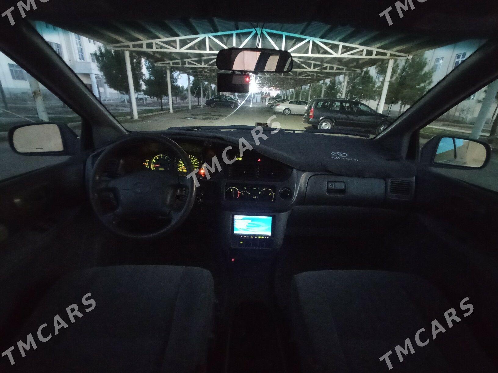Toyota Sienna 2001 - 165 000 TMT - Туркменабат - img 8