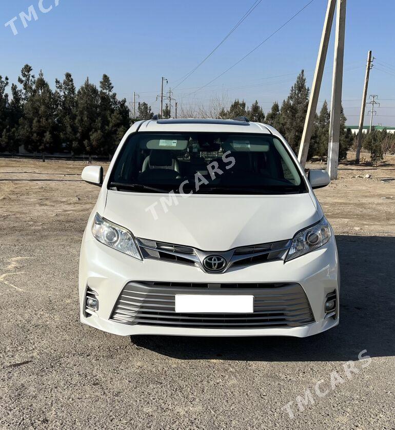 Toyota Sienna 2018 - 440 000 TMT - Мары - img 6