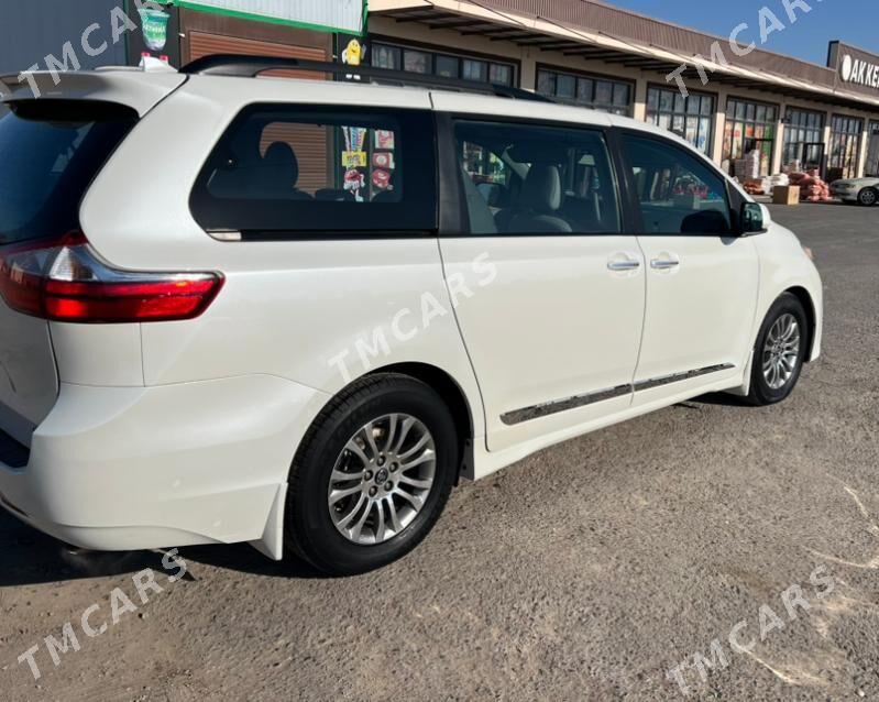 Toyota Sienna 2018 - 440 000 TMT - Мары - img 2
