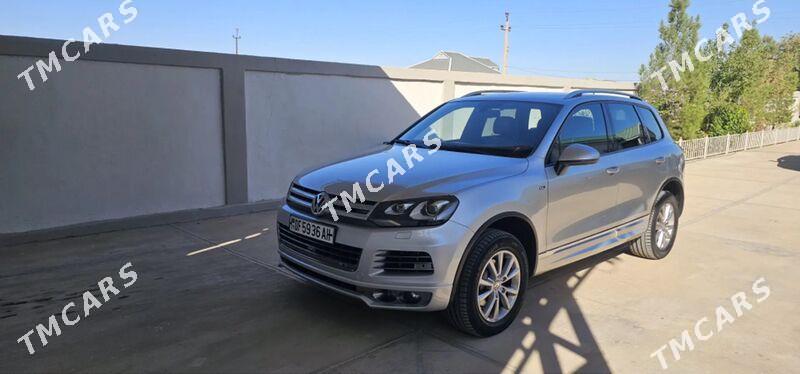 Volkswagen Touareg 2011 - 300 000 TMT - Büzmeýin - img 2