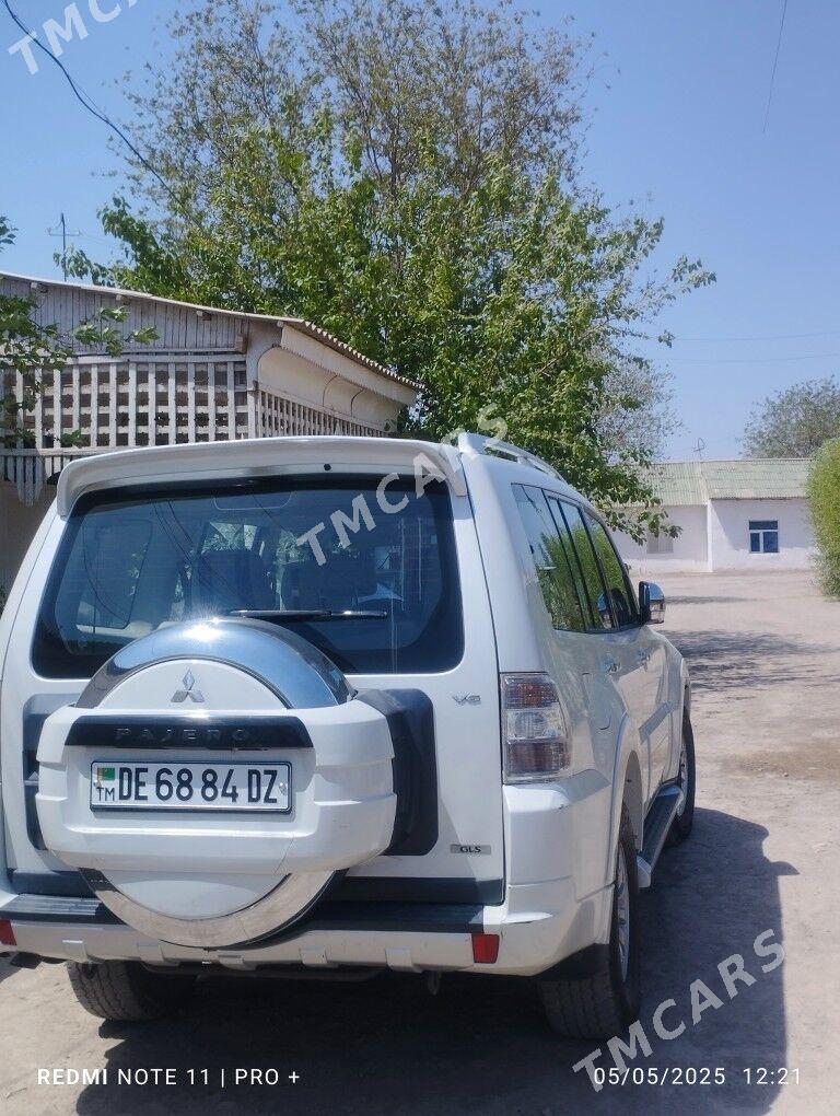 Mitsubishi Pajero 2011 - 230 000 TMT - Köneürgenç - img 4