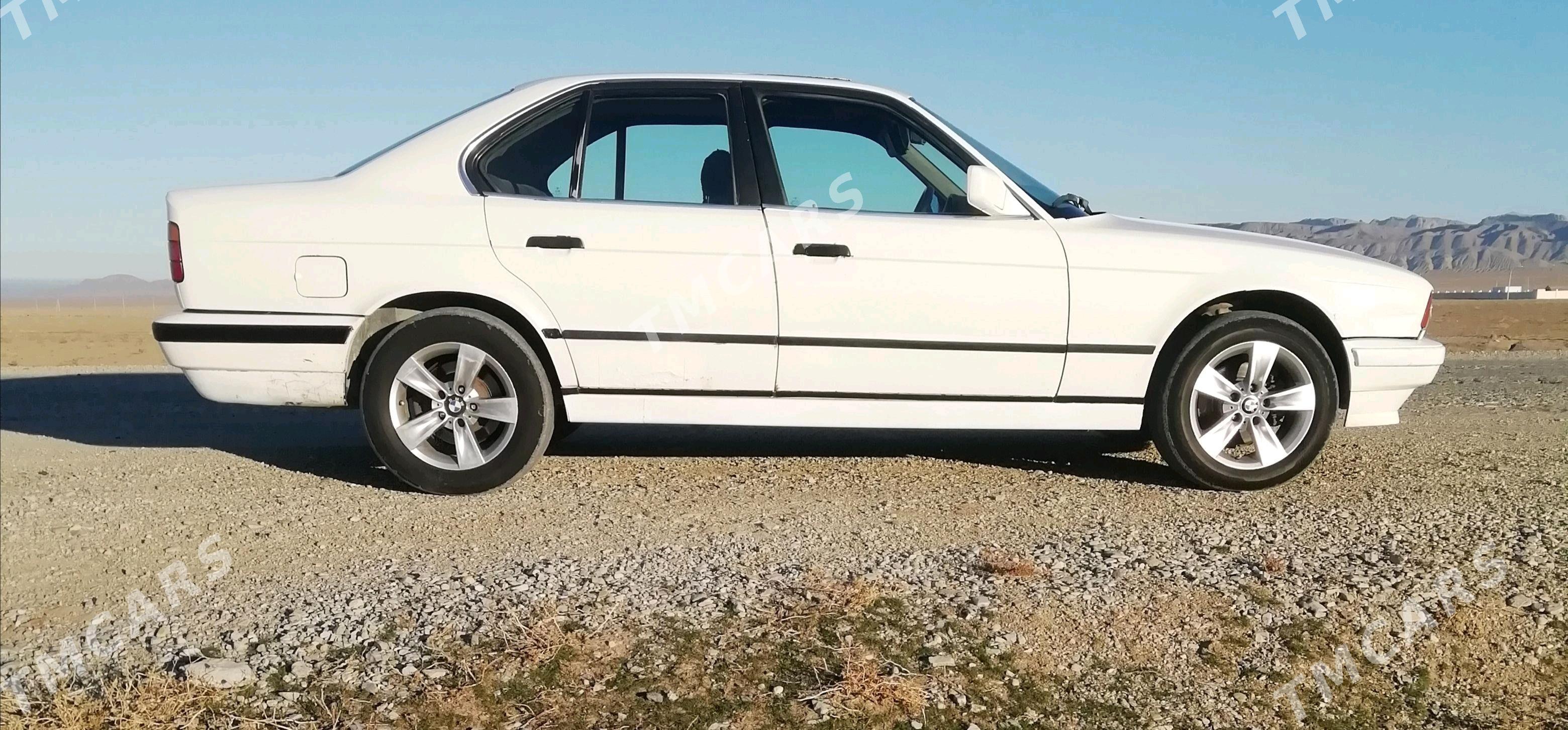 BMW 520 1992 - 34 000 TMT - Türkmenbaşy - img 8